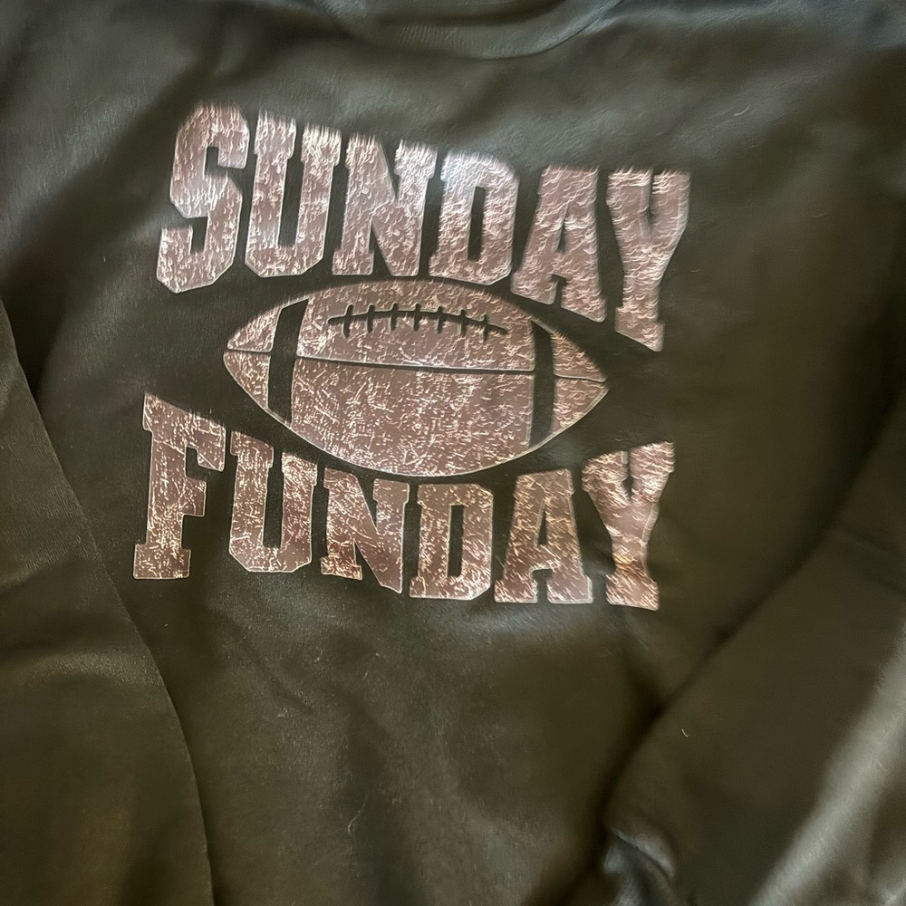 SUNDAY 🏈FUNDAY SWEATSHIRT - Picture 3 of 4